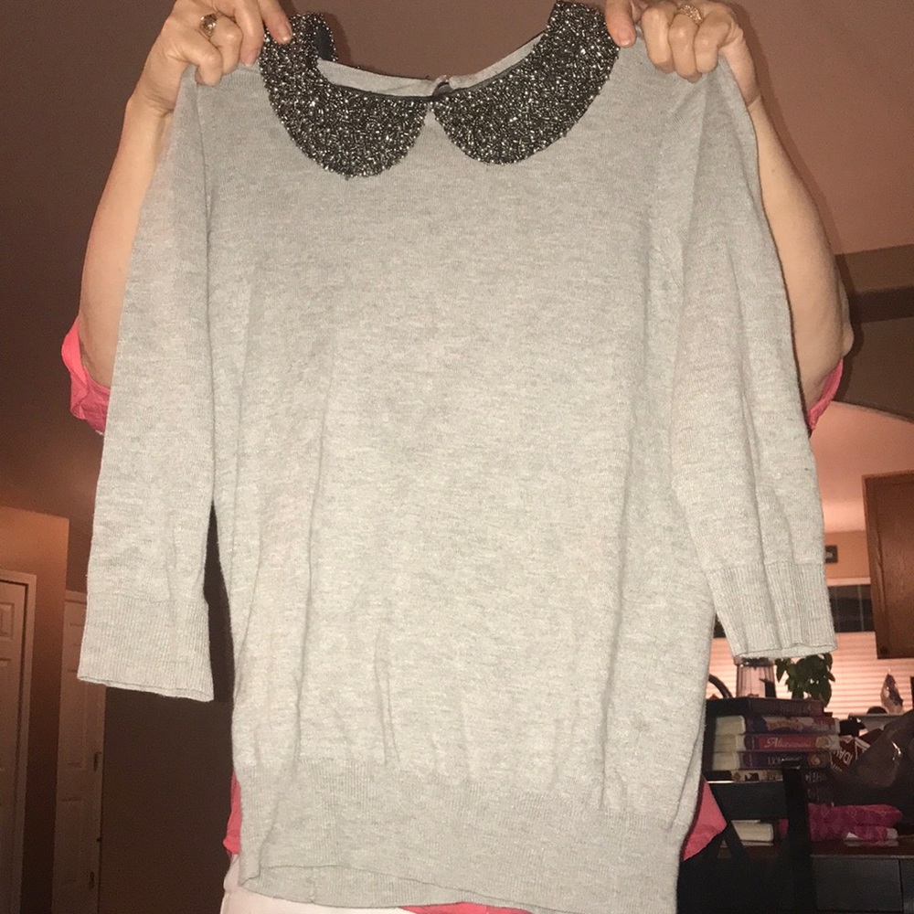 Cute grey sweater with beaded collar